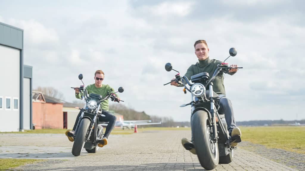 e-choppers rijden op vliegbasis